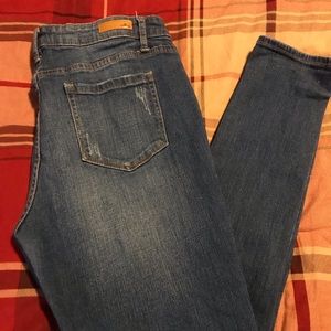 “Pretty Perfect” Tapered Fit Jeans!